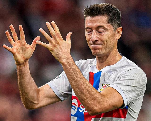 开云-莱万重返安联败兴而去，世一锋为何变身吐饼狂魔？